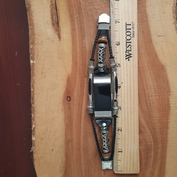 Fitbit Charge 2 Bundle With 7 Interchangeable Bands and USB Charger. - Picture 15 of 16